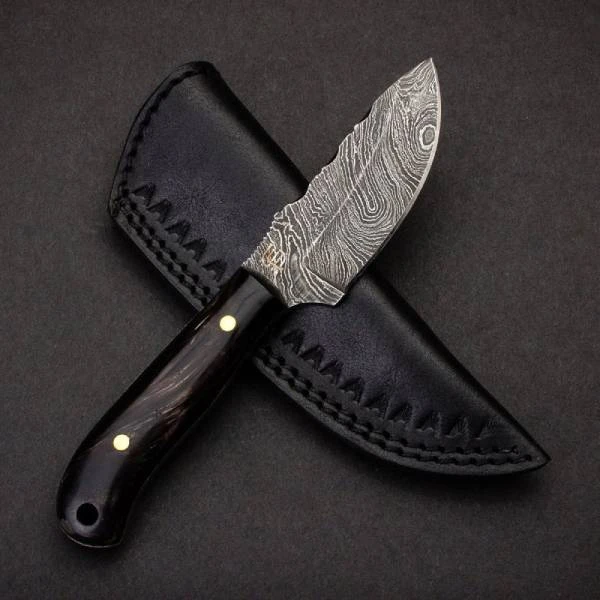 Couteau Skinner En Acier Damas Fait Main Avec Un Manche En Bois – Image 3